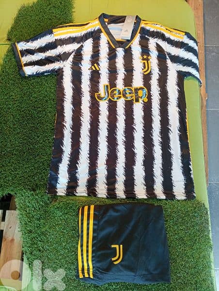 Juventus Football Home Shirt & Short (Made in Thailand) 0