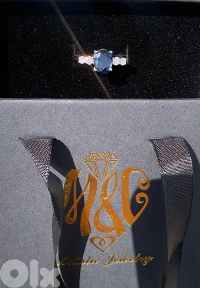 Natural diamond and saphire ring