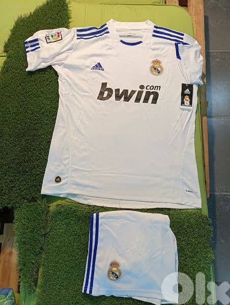Real Madrid Benzema Retro Football Shirt & Short(Made in Thailand) 0