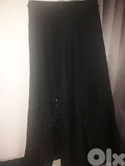 للبيع تنوره دنتيل طويله مبطنه خصر مغيط