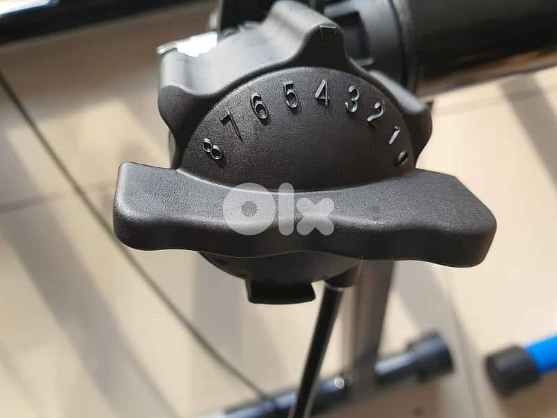 Bike home trainer with 8 speed shifter (brand new) 3