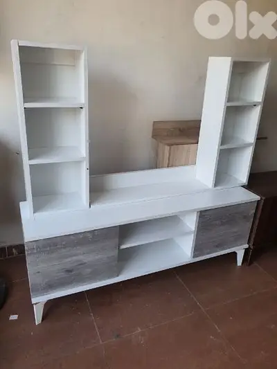 طاولة TV مع بوكسات بالحيط جديدة من المعمل