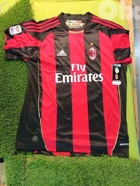 AC Milan Robinho Retro Football Shirt (Made in Thailand) 0
