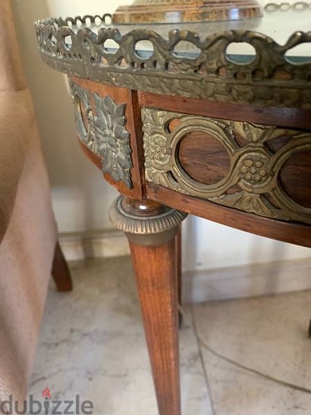 Nice living room table 2