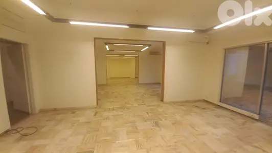 CARRE D'OR , ACHRAFIEH (400SQ) 3 MASTER BEDROOMS , 24/7 ELEC (ACR-284)