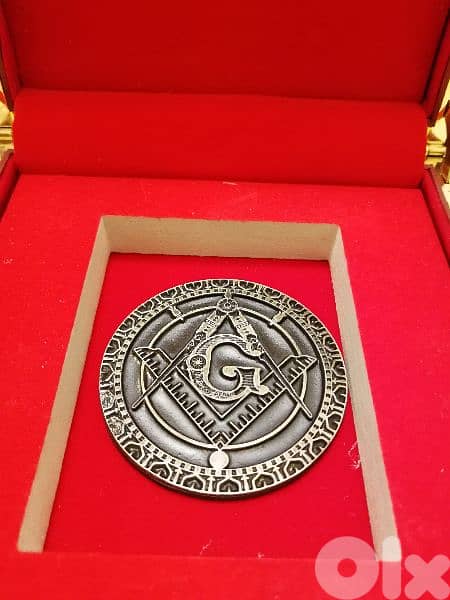 antique medal 0