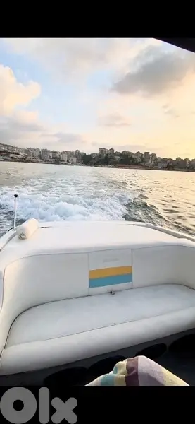 Rinker speed boat