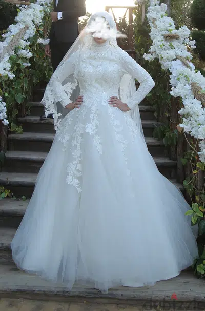Handmade in Turkiye wedding dress. Haute couture dantelle