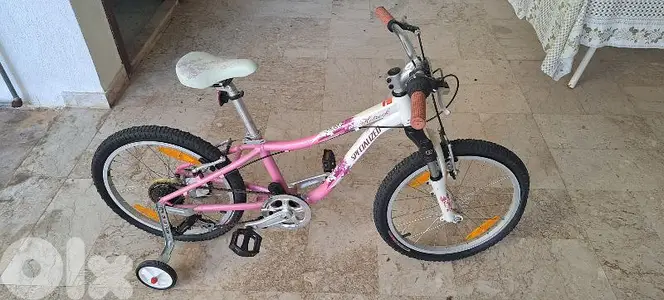 Specialized Hotrock 20 6-Speed Girls Specialized Hotrock 20 6-Speed Girls