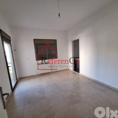 Apartment with flat roof in dbaye شقة مع سقف مسطح في ضبية