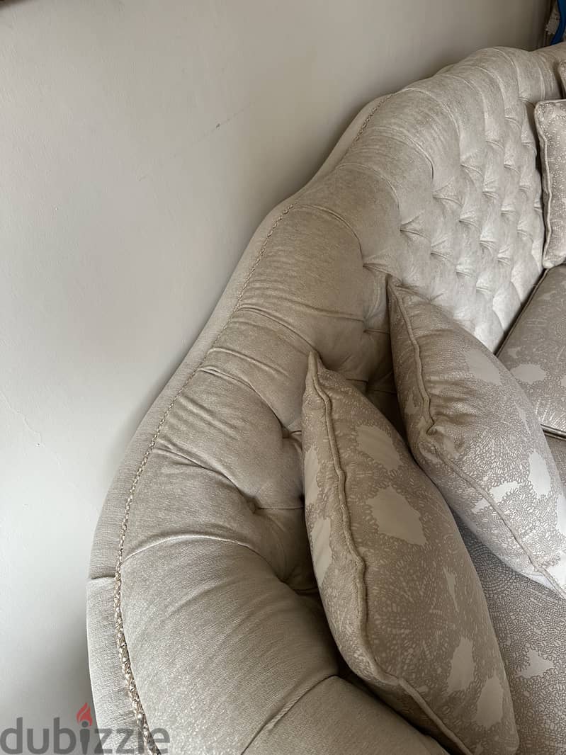Big sofa and two armchairs 5