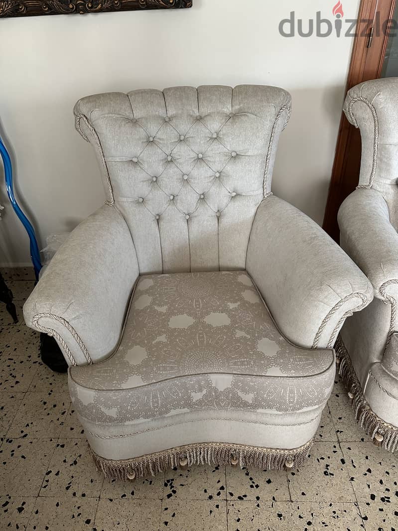 Big sofa and two armchairs 10
