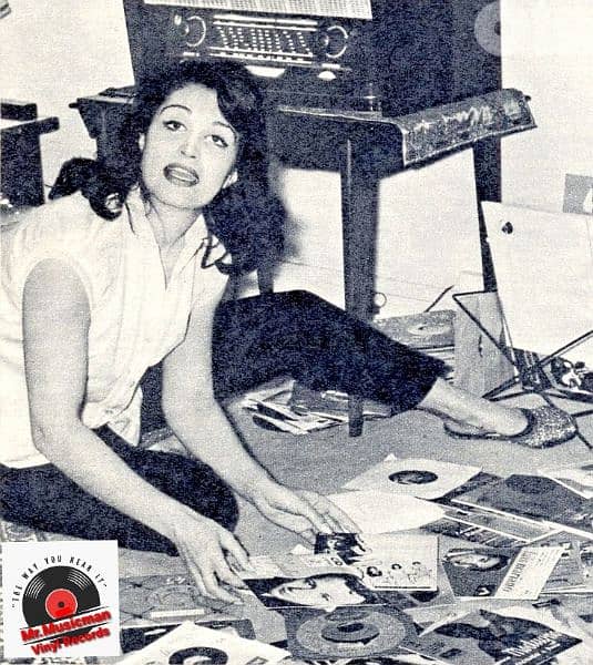 " HUGE "Collection Of Vinyl Records,Cds,Cassettes 2