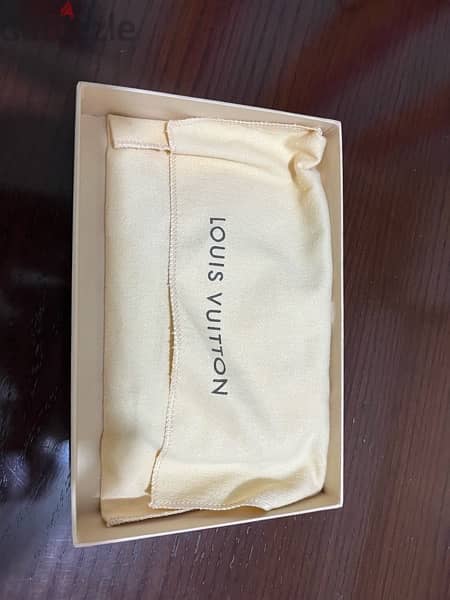 Louis Vitton original neck scarf! 1