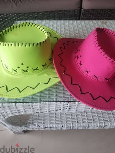 2 hats in a very good condition 0