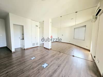 Office for rent in Saifi Prime location, 80m