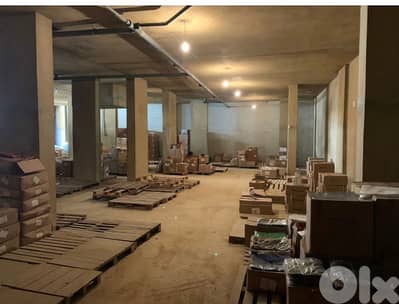 A 400 m2 warehouse for sale in Sabtieh - مستودع للبيع في السبتية