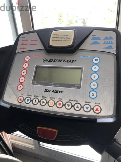 Treadmill Dunlop z8 new