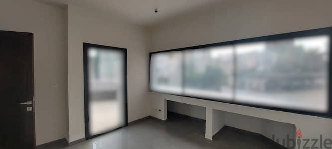 Office for rent in Furn El Chebbak Aadlieh مكتب للاجار  في فرن الشباك
