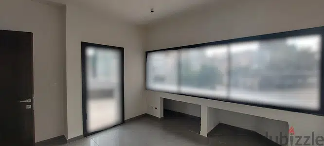 Office for rent in Furn El Chebbak Aadlieh مكتب للاجار  في فرن الشباك