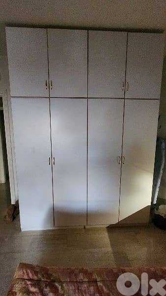 Queen Bed with 2 side tables and closet 2