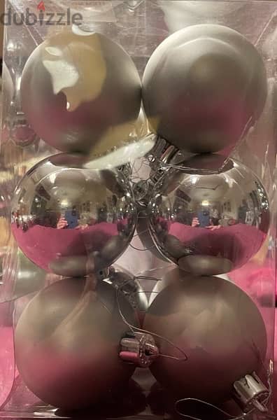 Silver & Purple Christmas balls 1