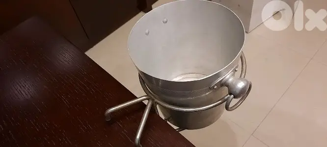 Ice bucket
