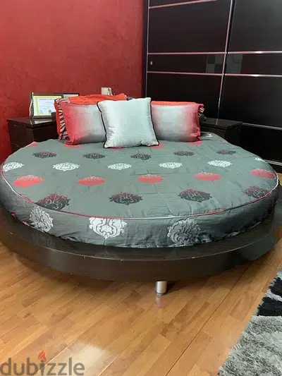 سرير مجوز مدور