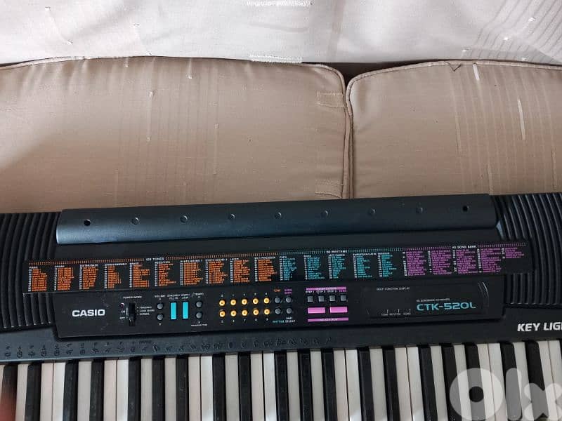 CASIO Keyboard CTK 520 L Key Lighting System  with New Stand 3