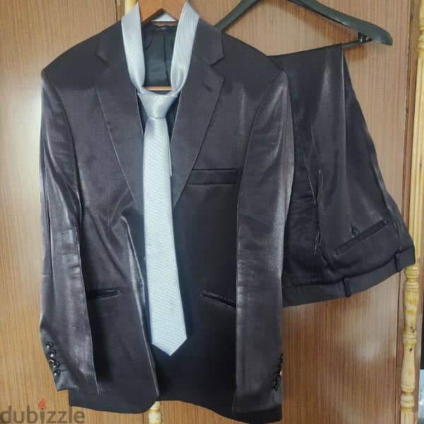 a suit used for one time only with its tie made in turkey ليوم واحد 4