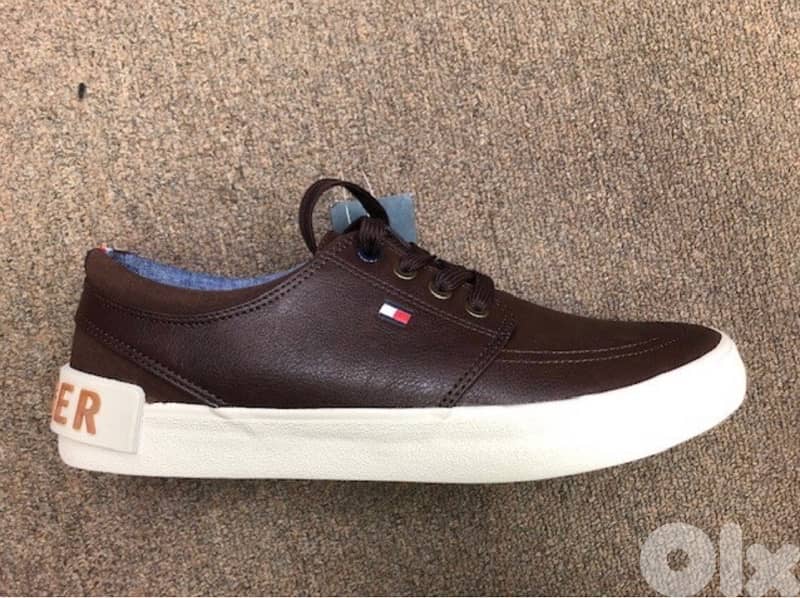 Tommy Hilfiger . 0