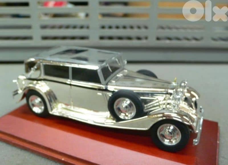 Maybach Zeppelin 1932 diecast car model 1;43. 4