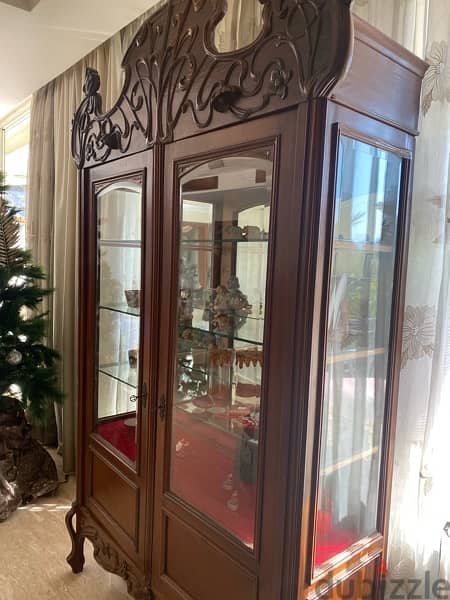 Antique Showcase 1