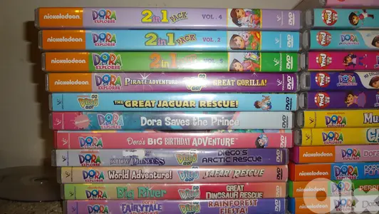 big collection of Dora l exploratrice original dvds in v good conditio
