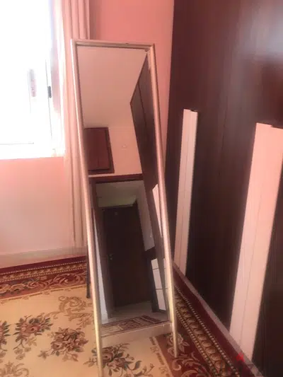 standing mirror in good conditions
