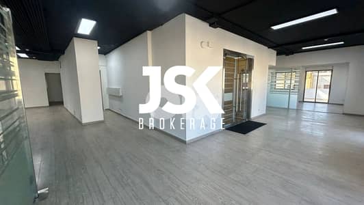 L13943-200 SQM Office with Terrace for Rent in Down Town