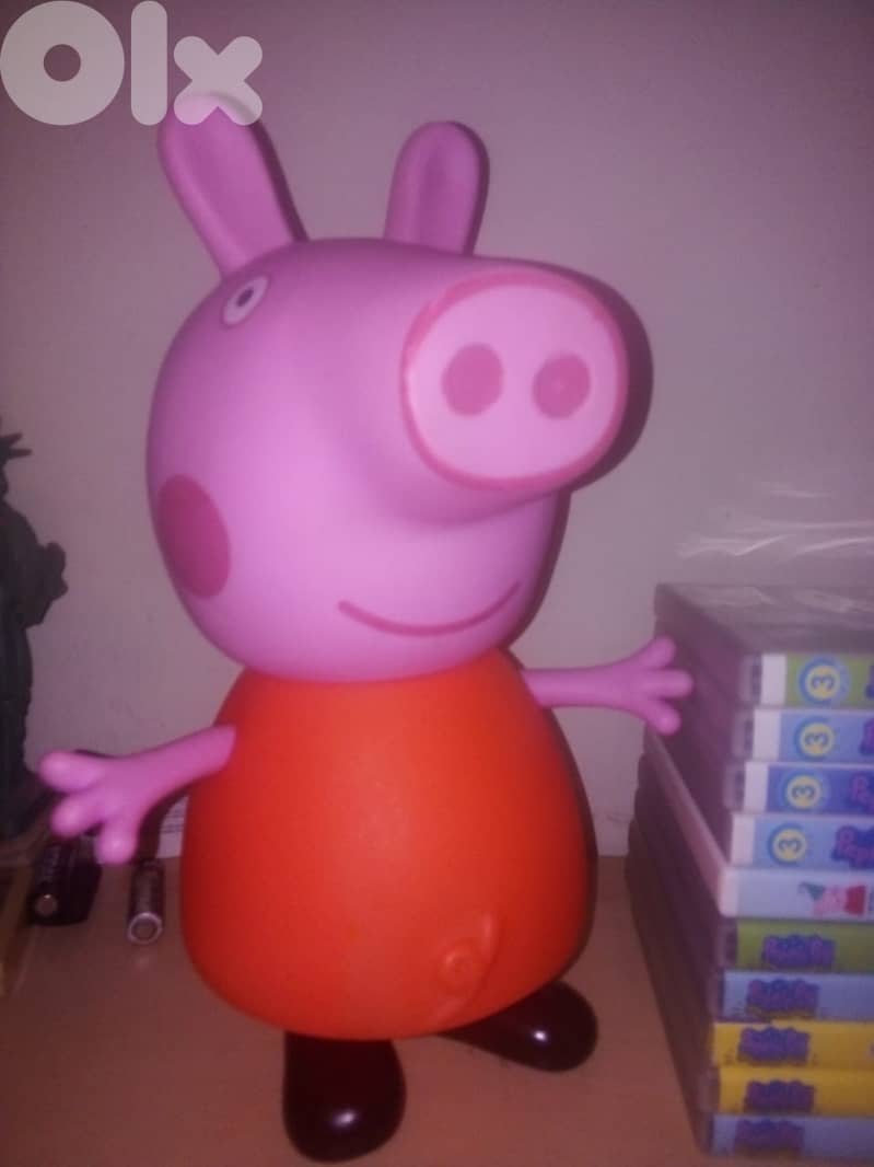 Pepa pig set of 18 original dvds  plus plastic figurine as a gift with 1