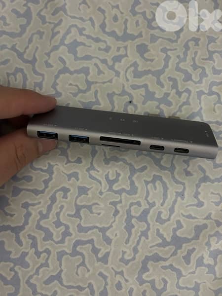 Apple- USB-C HDMI and VGA Multiport adapter 3
