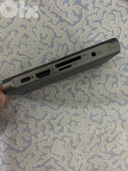 Apple- USB-C HDMI and VGA Multiport adapter 4