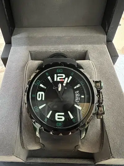 Black and Green Watch / ساعة سوداء و زيتية