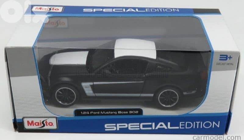 Ford Mustang Boss 302 diecast car model 1:24. 4