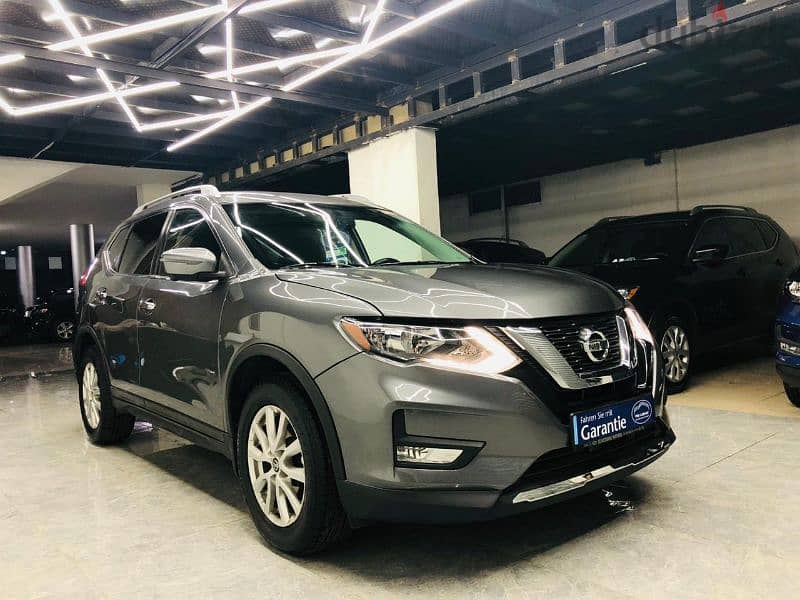 Nissan Rogue SV AWD ,Rear view camera Big Screen. 0