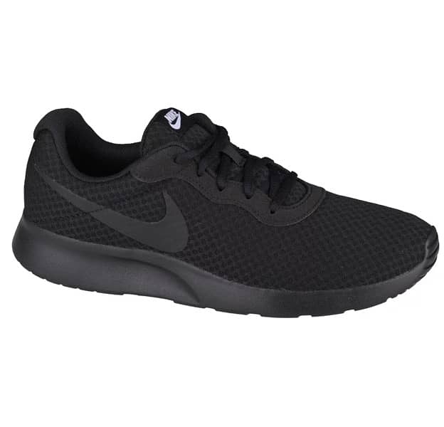 Nike Tanjun. 1