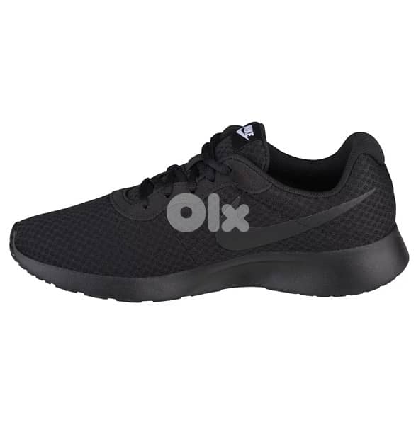 Nike Tanjun. 2