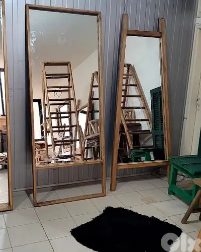 new style massive mirror مرايا خشب شكل حديث