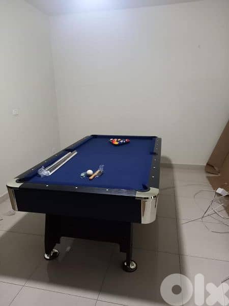 billiard table 0