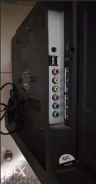 campomatic 32" broken screen TV Used for 3 months 4