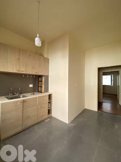 BUILDING FOR SALE IN THE HEART OF ACHRAFIEH (AC-722)