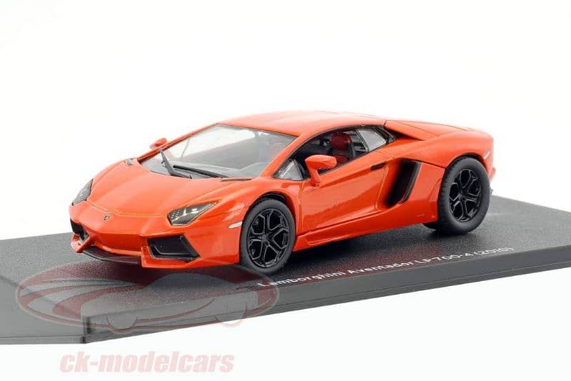 Lamborghini Aventador LP700-4 diecast car model 1;43. 1