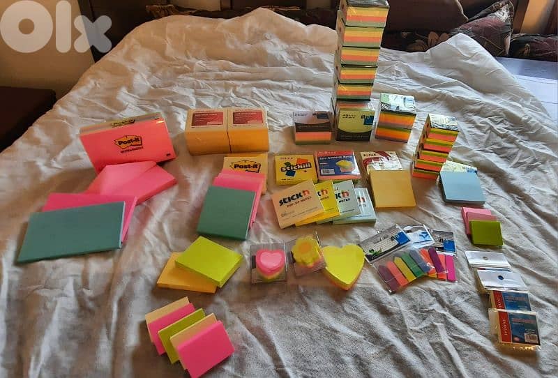 Sticky notes All sizes. Mark is: post it and info 3